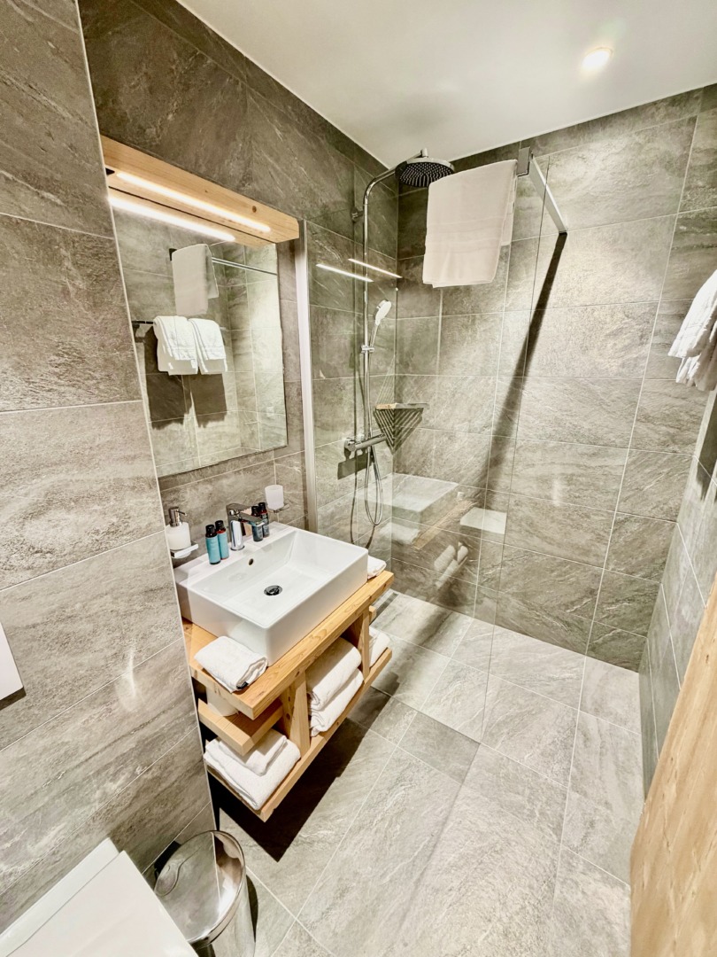 Dent Blanche Resort 4.5pcs – G21